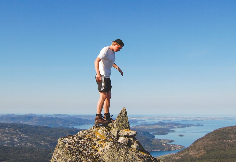 Moslifjell, Moslivarden, topptur, Jørpelandsheiene, Rogaland, Ryfylke, april, vår. Sveinung Mosnes på bildet.