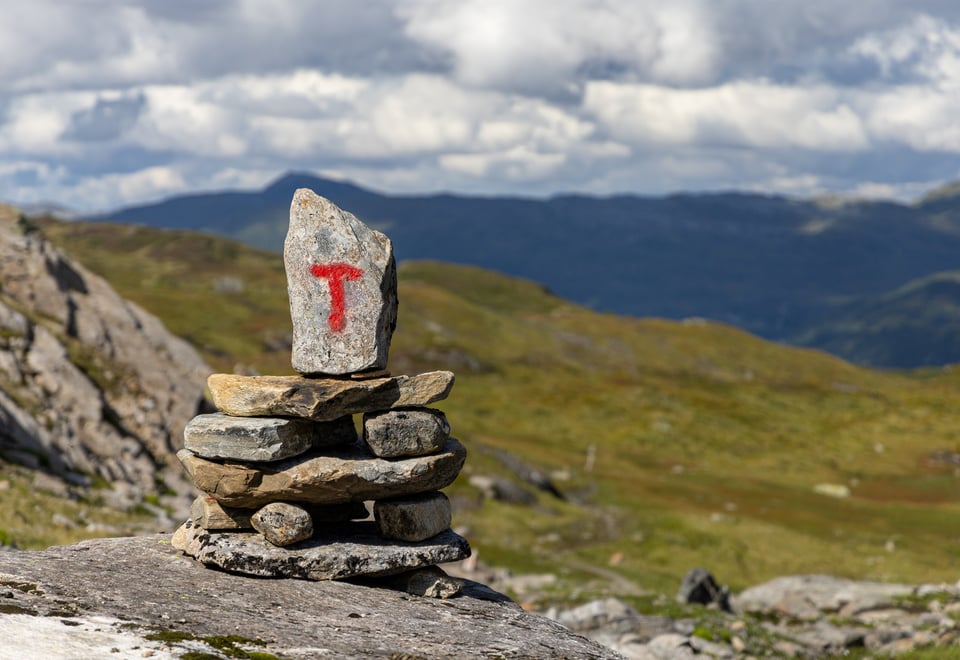 Sti mellom Breidablik og Vending, august 2023.