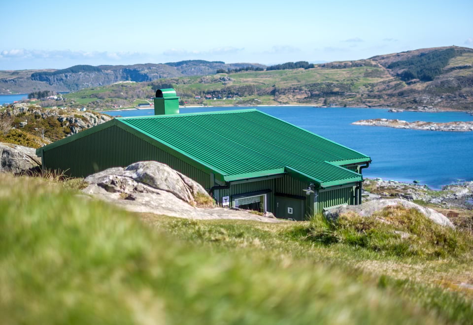 Fjøløy turisthytte, 27. april 2022. Agnethe Larsen på bildene.