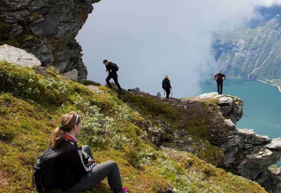 Dronningstien mellom Kinsarvik og Lofthus.