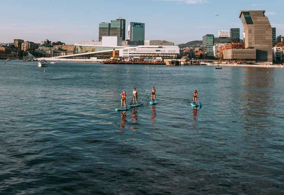 DNT ung Oslos tilbud på Sørenga; Torsdagspadling, SUP, Torsdagsbuldring og TorsdagsHangout. 

Bilder tatt av DNT ung Oslos fotofrivillig.