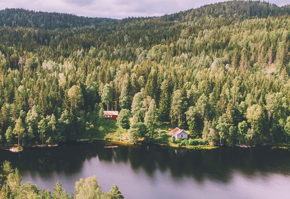 Røyrivannskoia og Stallen i Østmarka.  Røyrivannskoia og Stallen i Østmarka. Kan nås med kano fra Losby.