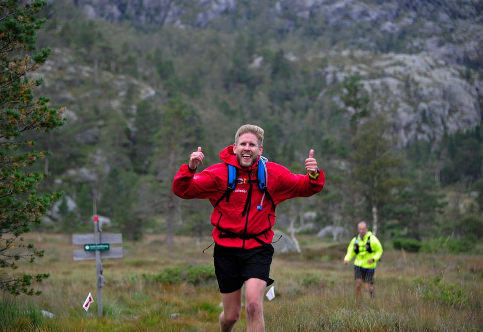 Tripp Trapp Triathlon 2019. 25 km padling, 4444 trappetrinn opp Flørli-trappene, 12 km terrengløp og 30 km sykkel i Lysefjorden. 