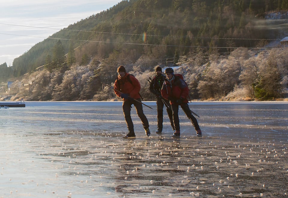 Skøytetur på Hauglansvatnet en kald januardag.