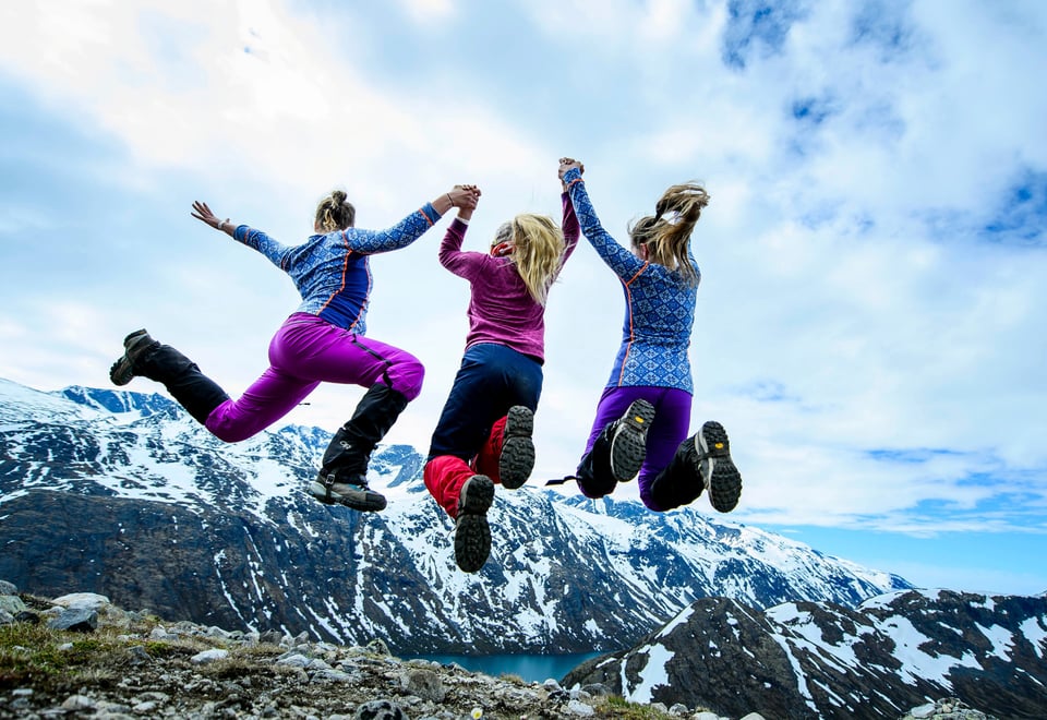 Sommeråpning i Jotunheimen 2015. Multisport, tur over Besseggen og innebilder fra Gjendesheim. 