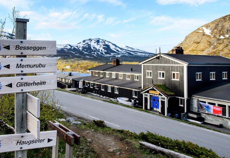Sommeråpning i Jotunheimen 2015. Multisport, tur over Besseggen og innebilder fra Gjendesheim.