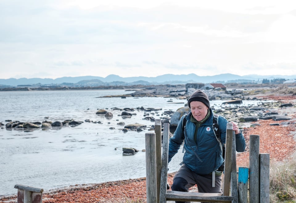 Bilder fra turen Sola - Ølberg - Vigdel. Stikkord: Solastranden, Solastranda, Jærstrendene, kyst, turforslag. Gjerdeklyver. Lars Nordbø på bildet.