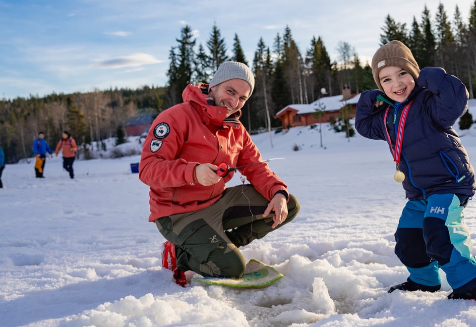 Hele Norge båler 18.januar 2025. 

DNT Drammen og Omegn sitt hovedarrangement på Eiksetra var stor suksess, og ordfører i Lier kommune kickstartet friluftslivets år 2025, med å åpne dagen med bålfyring.
