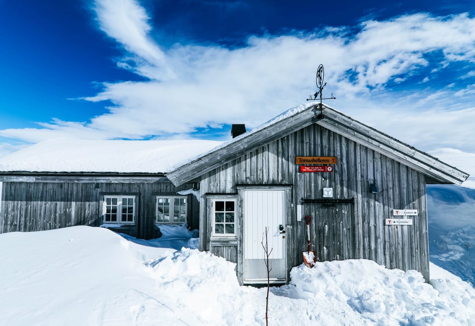 DNT-hytta Thomashelleren i Jotunheimen.
