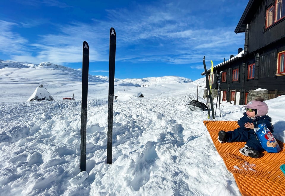Familie på vinterferie på Haukeliseter