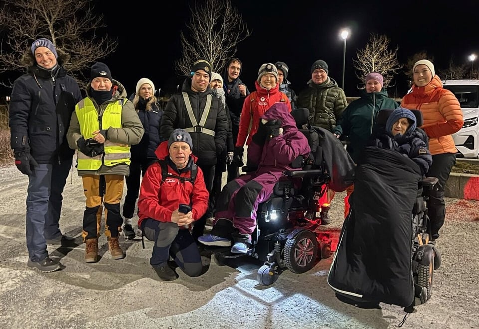 Gruppebilde av FTU-gjengen på Lundsneset. Kald og vakker kveldstur i februar.