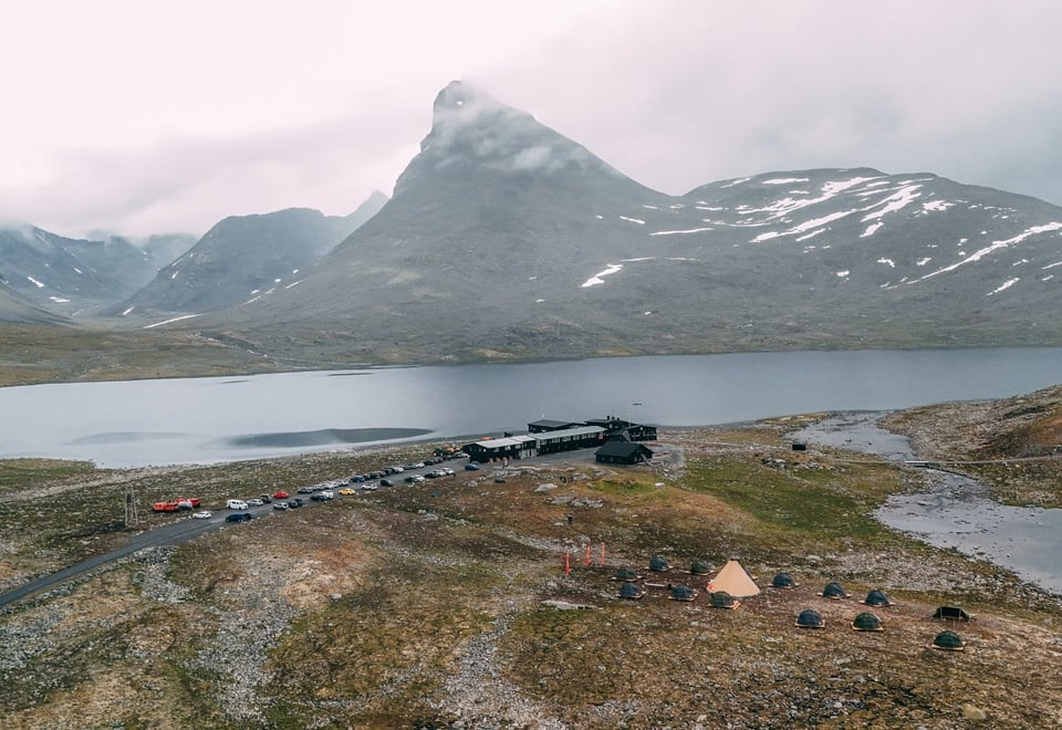 Leirvassbu og Kyrkja
