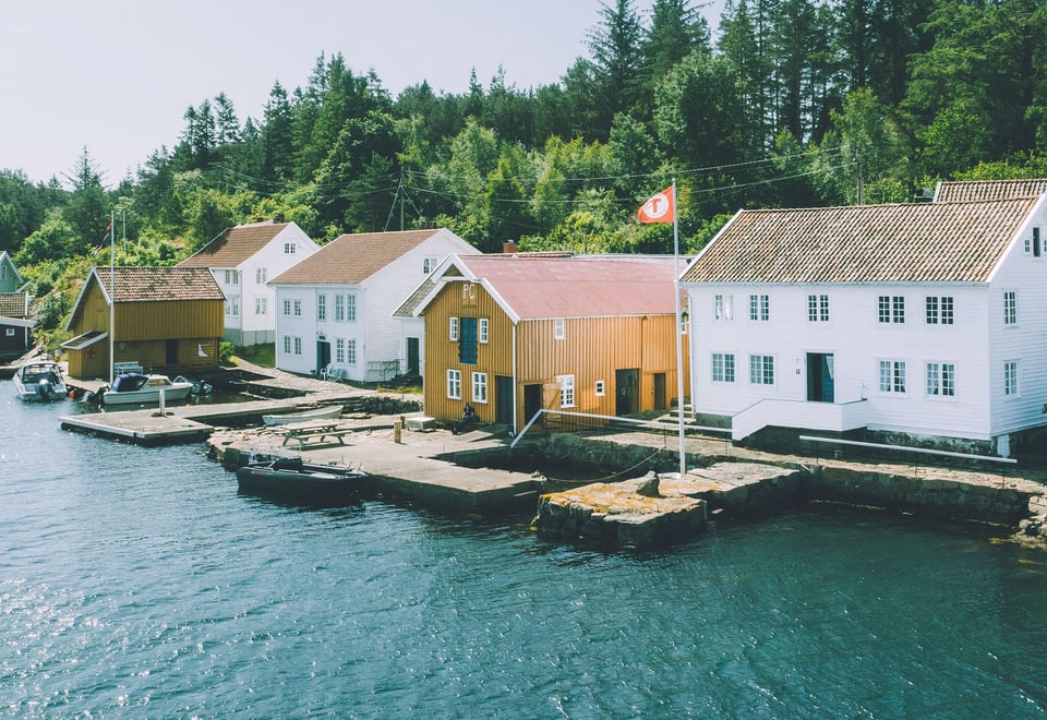 Dronefoto av Svinør