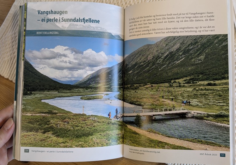 Bilde av tidligere årbok