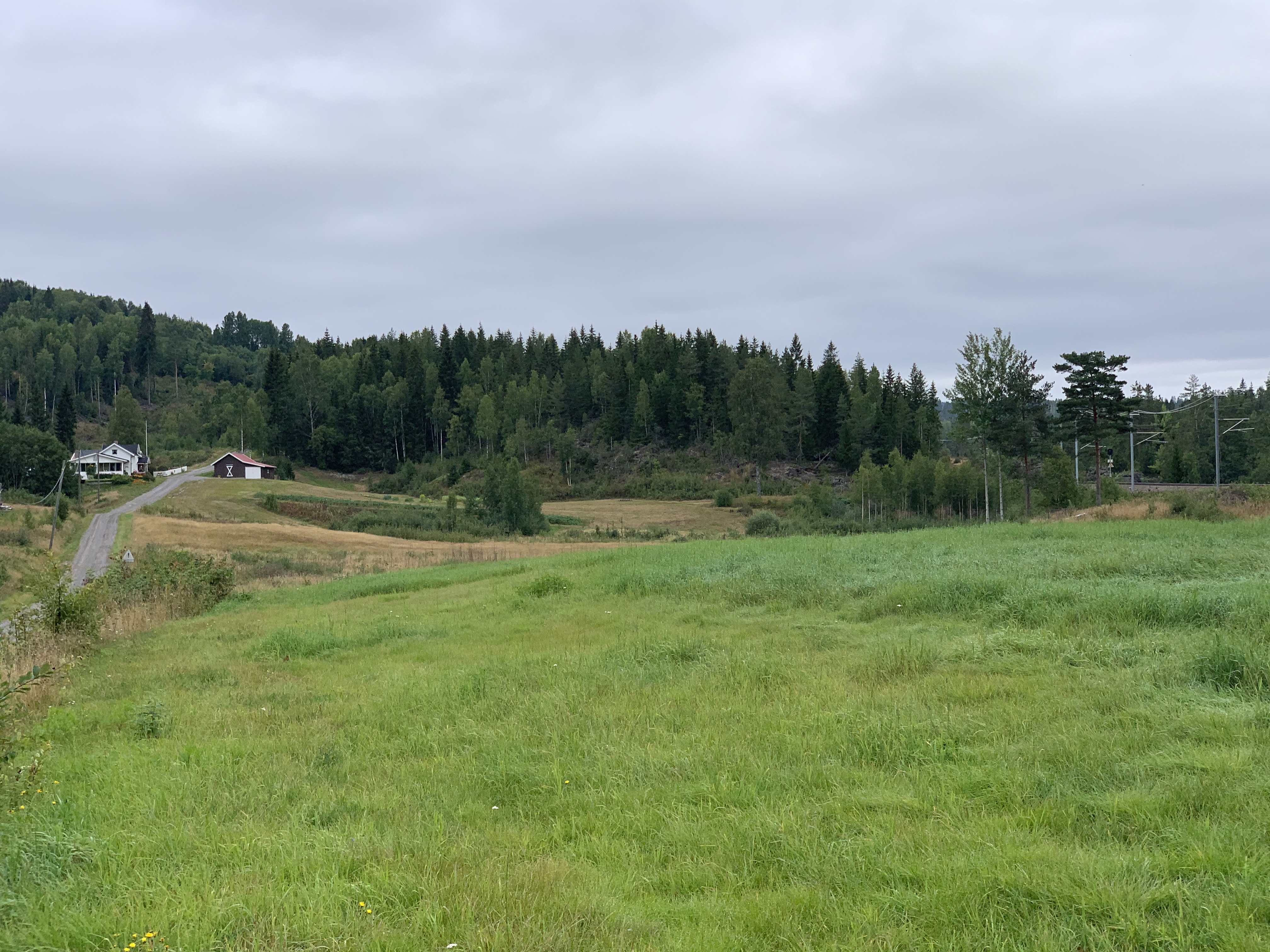 Bilde av jorde mot det som en gang var &Aring;klangen Skanse
