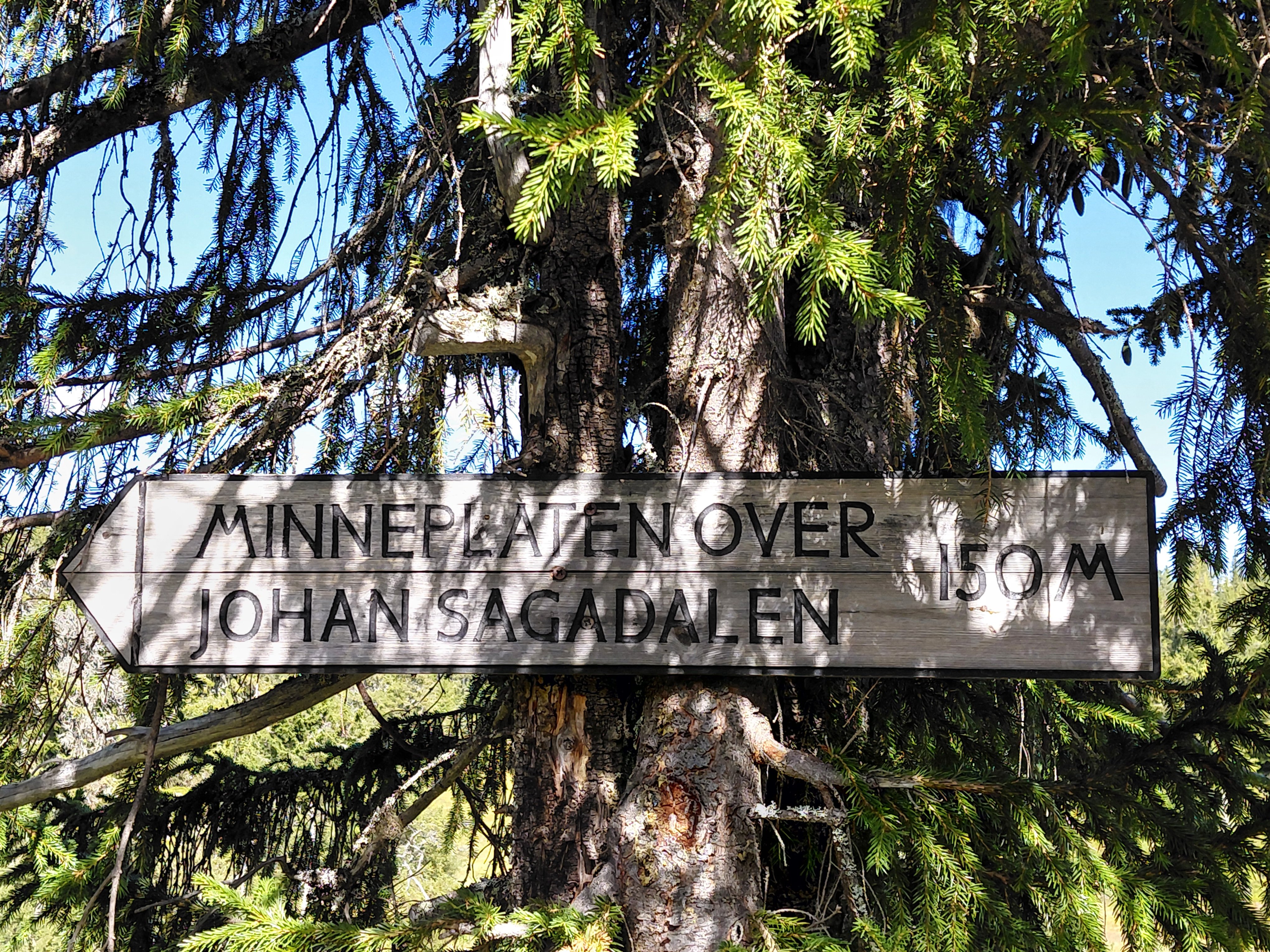Skilt til minneplata