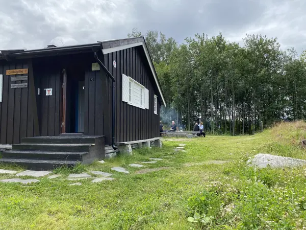Gråhøgdbu på Maihaugen
