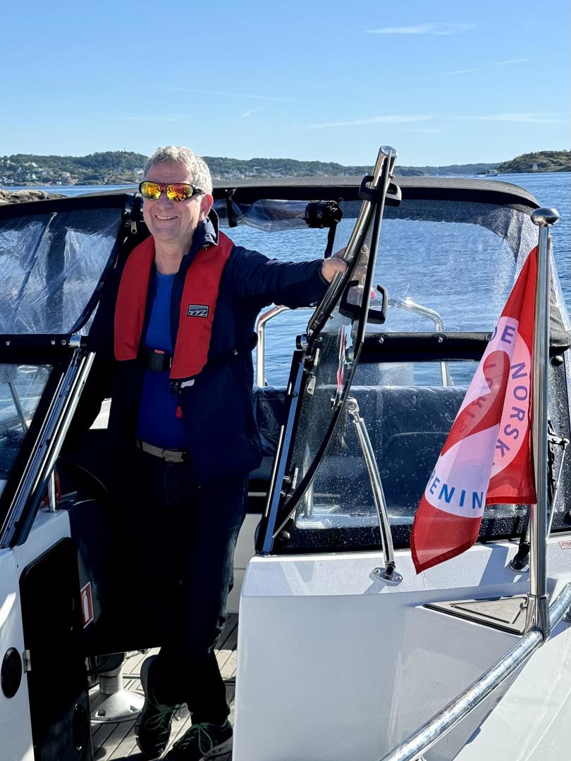 Jens Dahlum med AAT sin båt