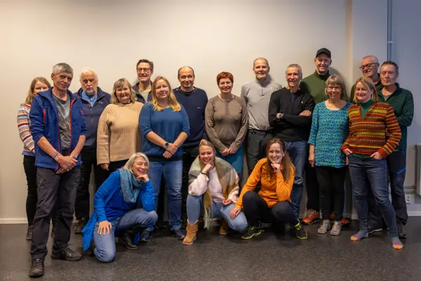 En gruppe på ca 20 personer
