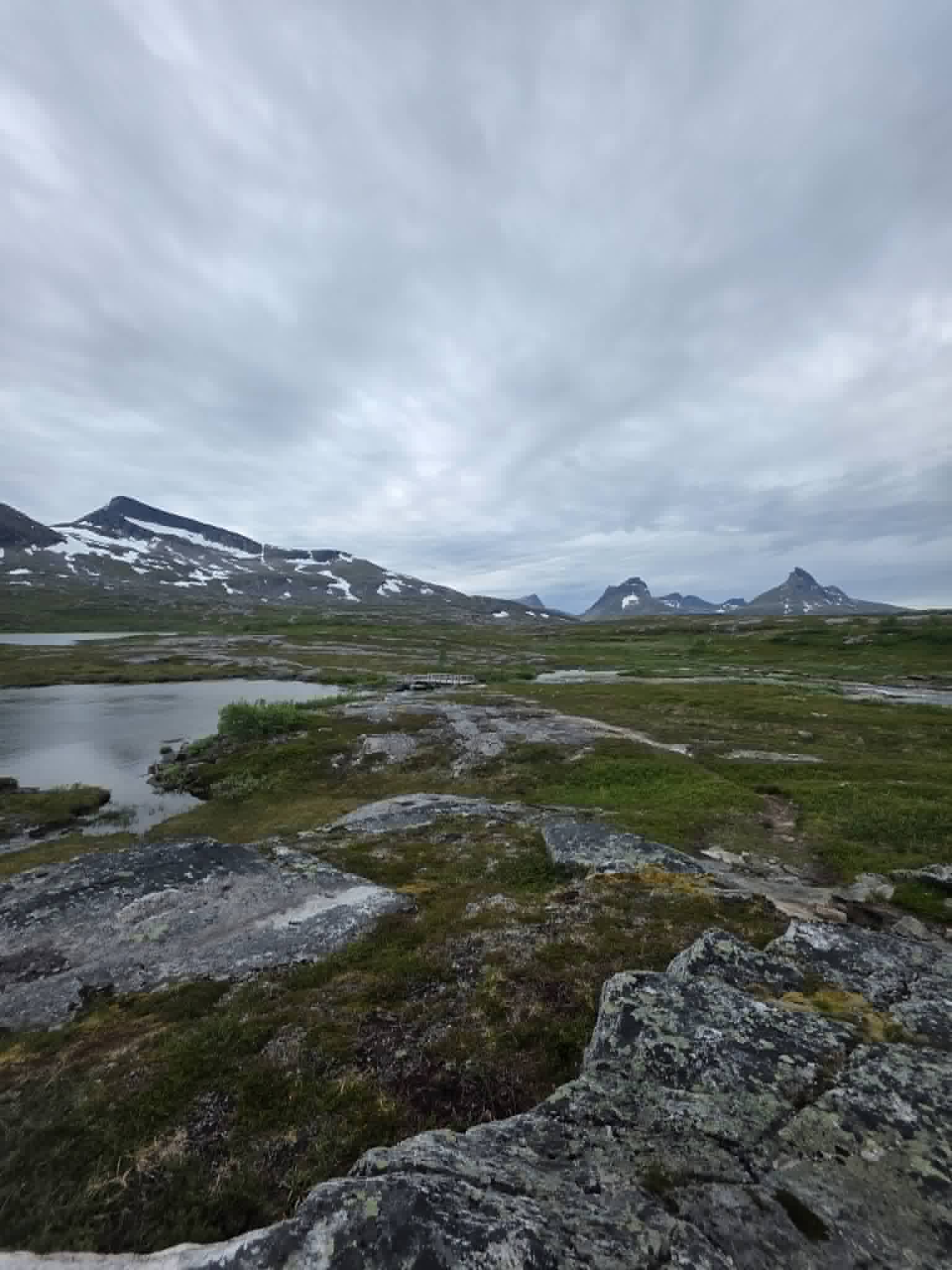 fjell og fjellbru