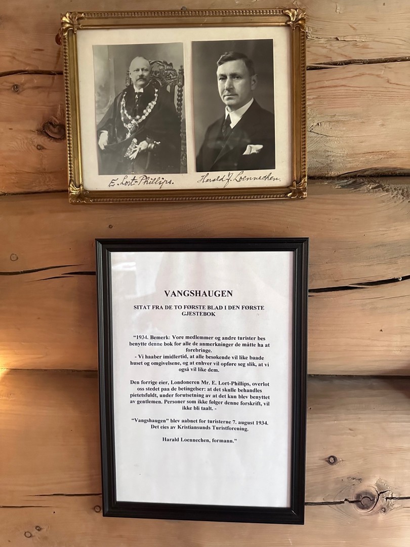 Plakat og bilde av Lort-Phillips og Harald Loennechen