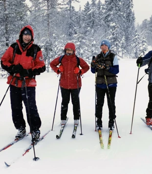 Fire deltagere fra Onsdagsgruppa på tur i snøføyke