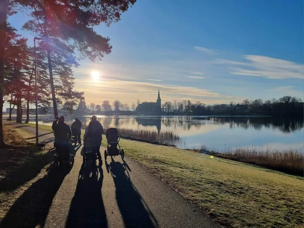 Trillegruppa på tur rundt Tunevannet. Foto.