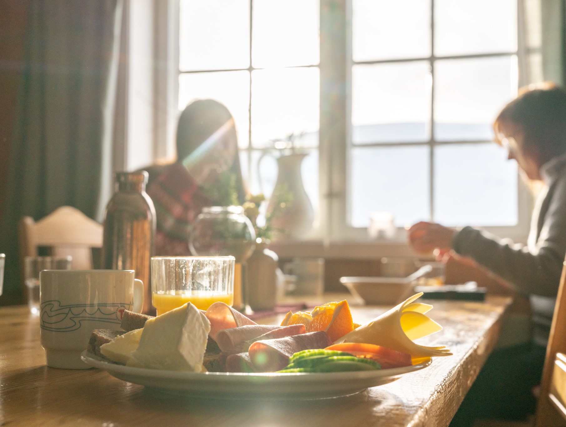 Hyggelig gårdsfrokost