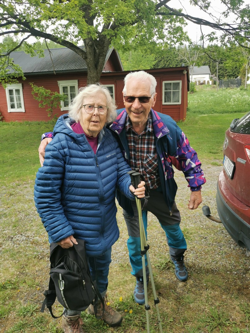 To glade turgåere