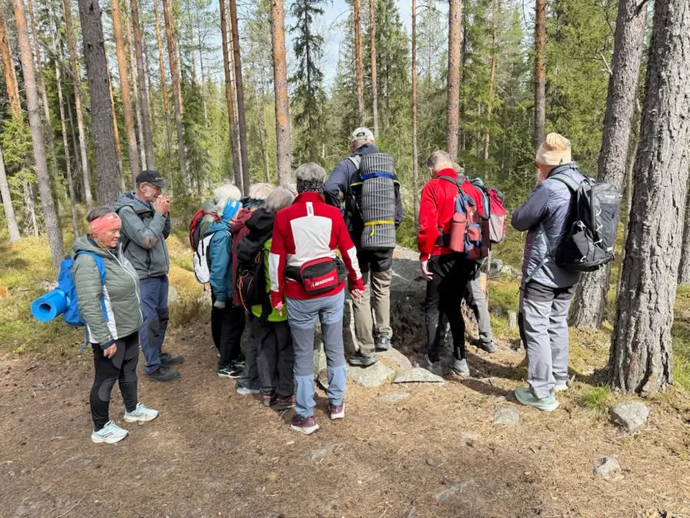 En gruppe mennesker på tur