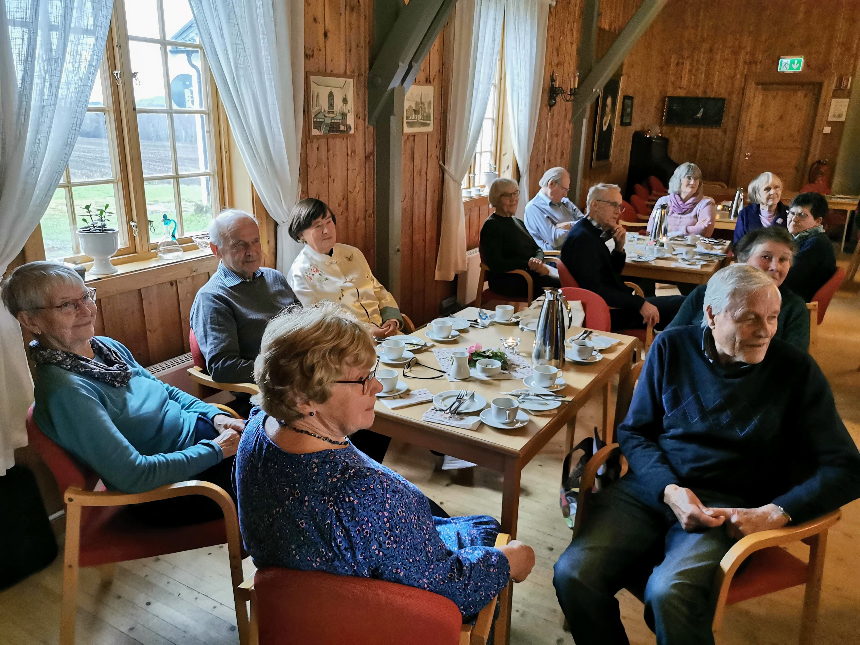 Mange fra komiteen i Onsdagsgruppa