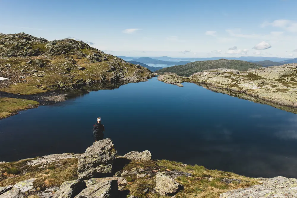 Bilde av vann mellom Blomstølen og Storavassbu