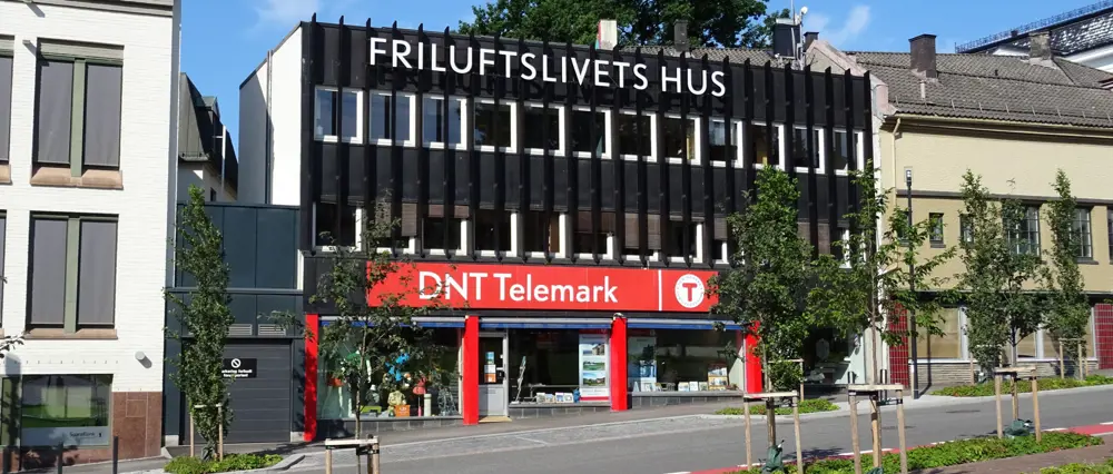 Fasade på bygg - Friluftslivets hus og DNT Telemark