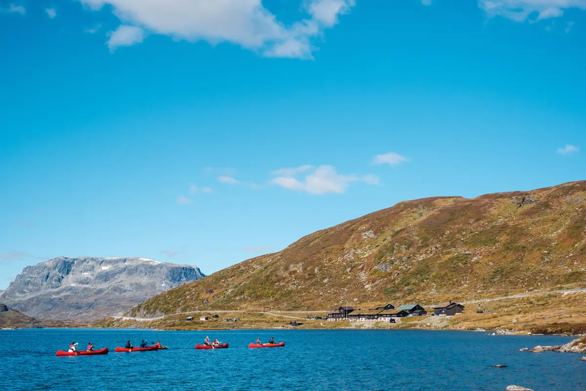 Høst på Haukeliseter fjellstue, september 2022. Kano.