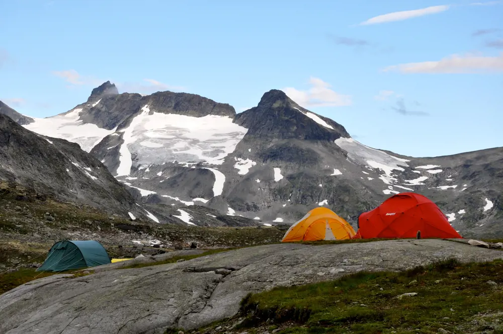 Telt og teltere i fjellandskap