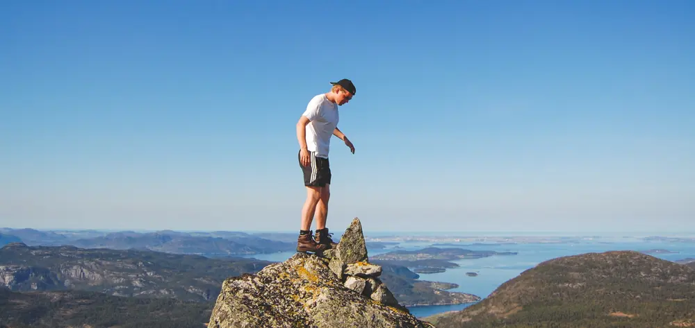 Moslifjell, Moslivarden, topptur, Jørpelandsheiene, Rogaland, Ryfylke, april, vår. Sveinung Mosnes på bildet.