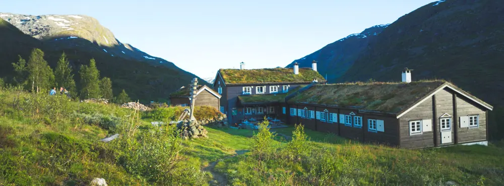 Fottur fra Sognefjellshytta til Skogadalsbøen i Utladalen i Jotunheimen. 