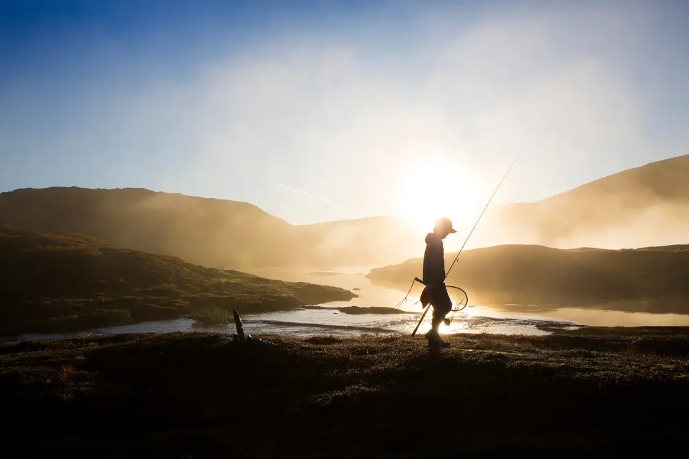 Fisketur i Selhamarvatnet ved Selhamar turisthytte i Stølsheimen, 21. september 2019.