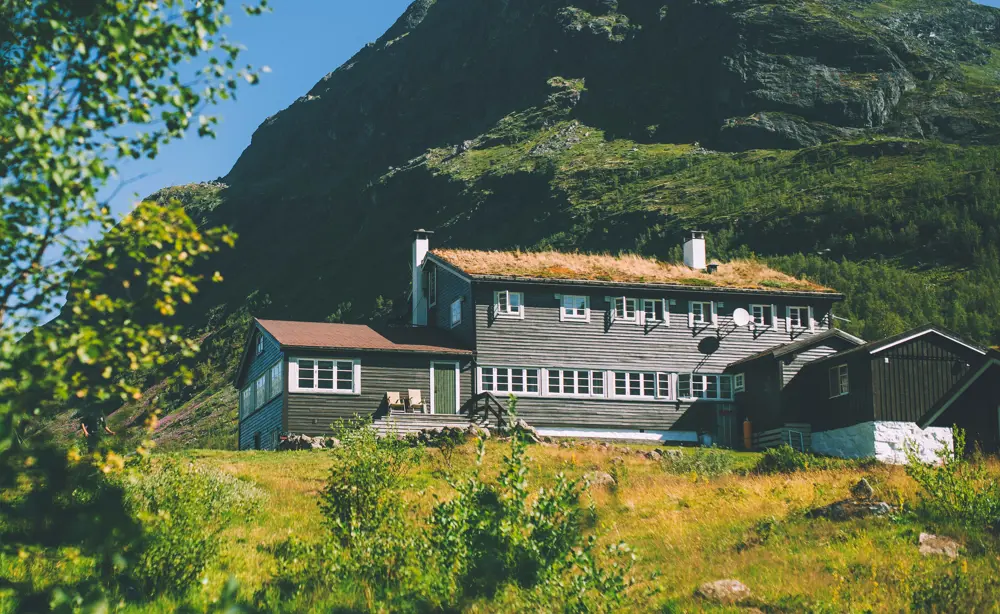 Andre uken av minutt for minutt gikk fem dager gjennom Jotunheimen. Bildet er fra turen fra Skogadalsbøen og ned mot Fleskedalen.