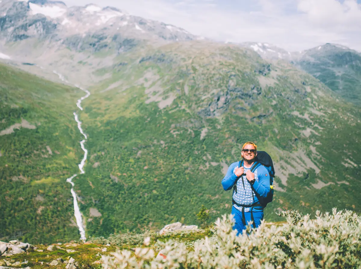 Andre uken av minutt for minutt gikk fem dager gjennom Jotunheimen. Bildet er fra turen fra Skogadalsbøen og ned mot Fleskedalen.