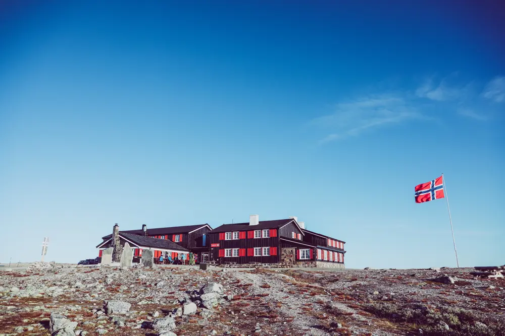 Bilder fra Erna Solbergs besøk på Snøheim september 2020. Statsministeren fikk innspill fra reiselivet i regionen om hvordan koronaen har påvirket turistnæringen i Nord-Gudbrandsdalen.