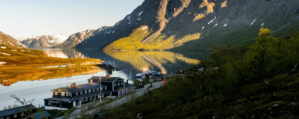 Gjendesheim en tidlig sommermorgen i juni 2015.