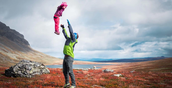 Bilde av far og datter, i nydelige Vang i Valdres