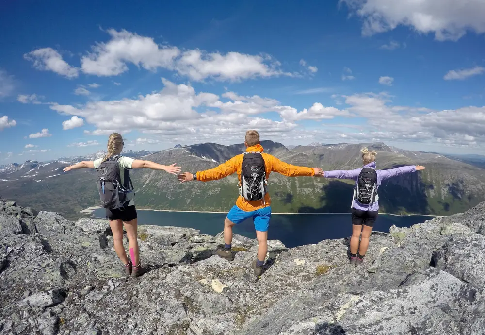 Toppturer i Midt-Norge. På Okla i Trollheimen, ser ned i Gjevillvassdalen.