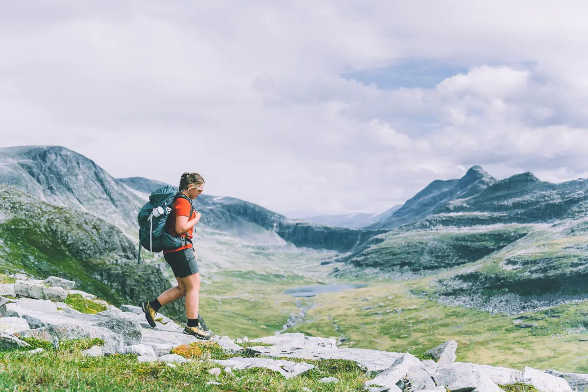 Fra Kårvatn over Bjøråskaret til Innerdalen. 