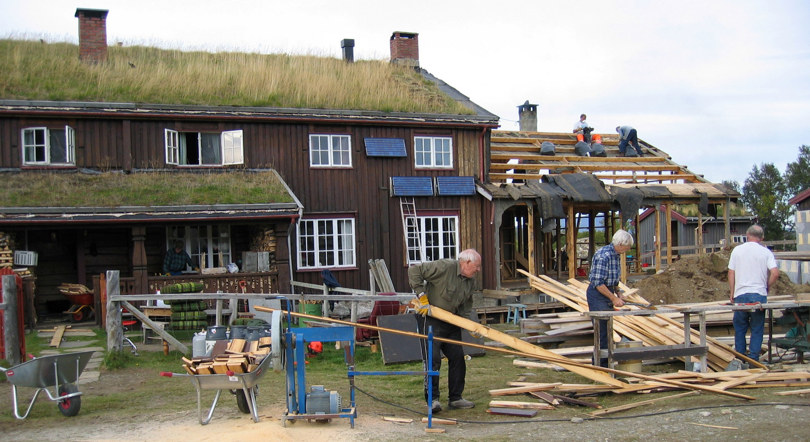 Dugnad på nye Jøldalshytta september 2004
