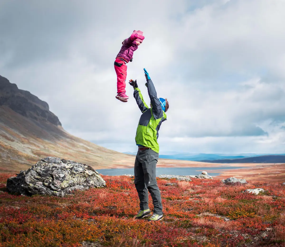 Bilde av far og datter, i nydelige Vang i Valdres