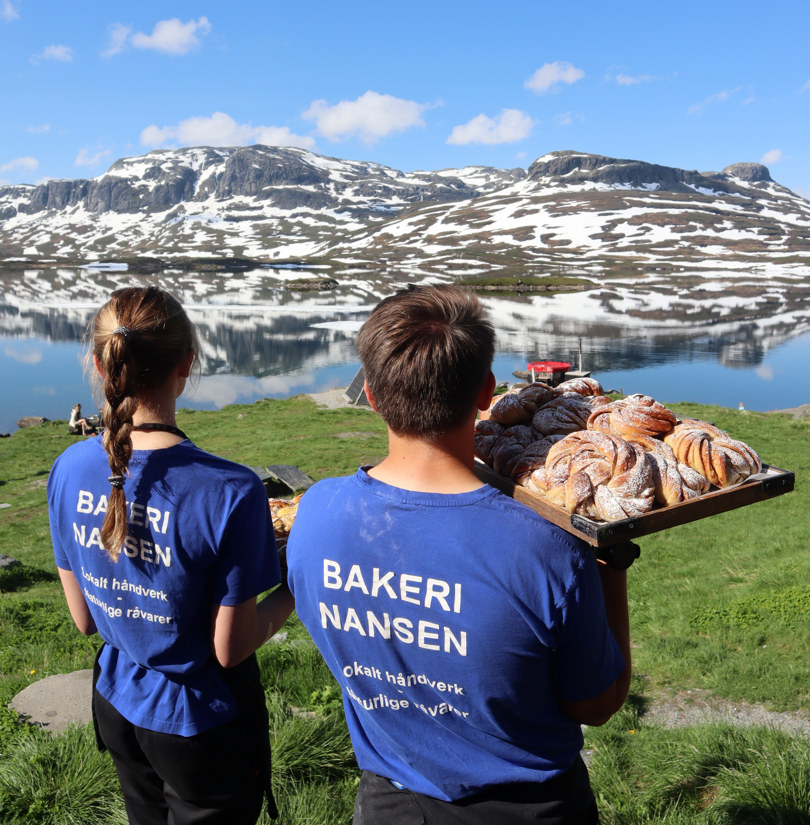 De flinke bakerne på Haukelister. Bakeri Nansen starter med utsalg i Nansensalen fra 1. juli 2023.