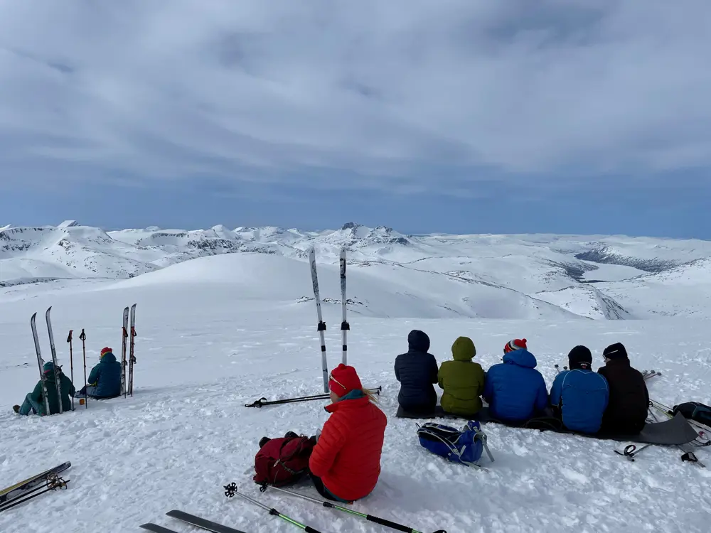 Trollheimshytta i påsken 2023, bilder tatt av betjeningen.