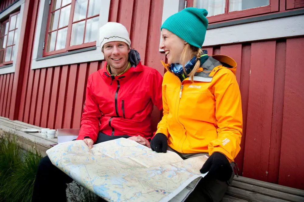 Vinjerock 2012.
 Erika Tollsten (22) og Ola Alsterholm (32) studerer kartet for å planlegge en tur til Langeskavltind.